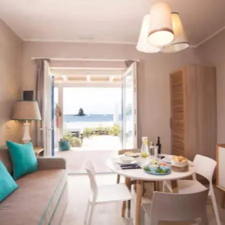 Les Sables Noirs & Hotel Vulcano (Isola)
