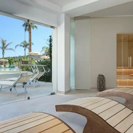 Hotel Les Sables Noirs & 4*