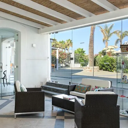 Hotel Les Sables Noirs & 4*