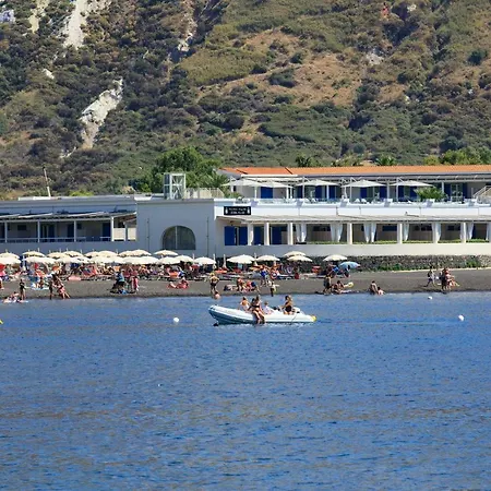 Les Sables Noirs & Hotel Vulcano (Isola)