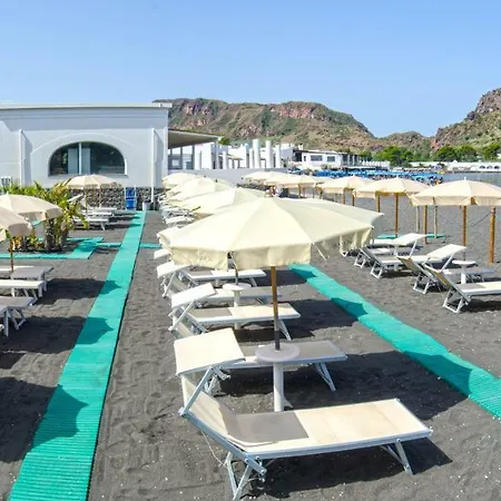 Les Sables Noirs & Hotel 4*