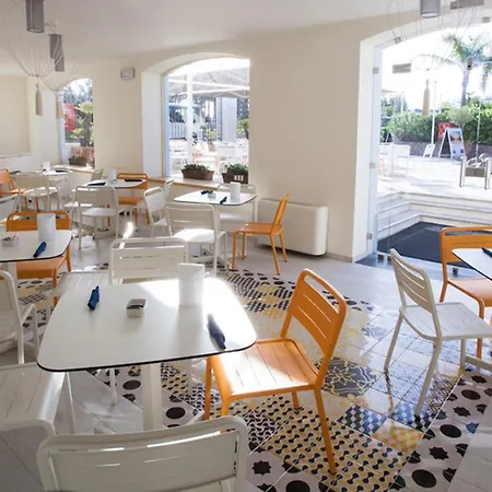 Les Sables Noirs & Hotel 4*
