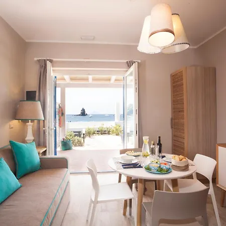 Les Sables Noirs & Hotel Vulcano (Isola)