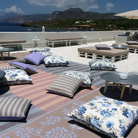 Les Sables Noirs & Hotell Vulcano (Isola)