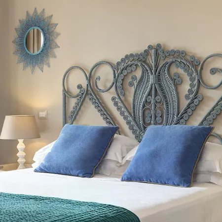 Les Sables Noirs & Hotell Vulcano (Isola)