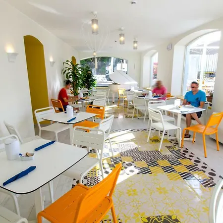 Les Sables Noirs & Hotell Vulcano (Isola)