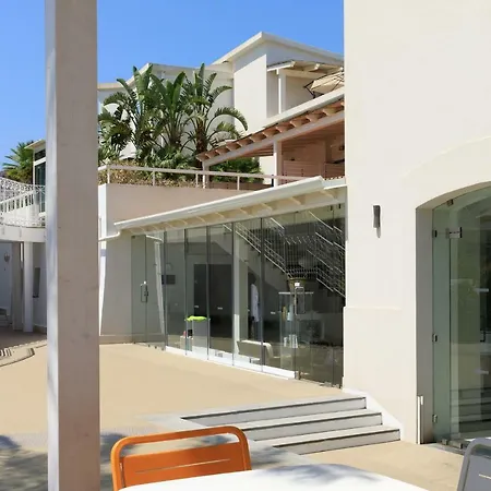 Les Sables Noirs & Hotell Vulcano (Isola)