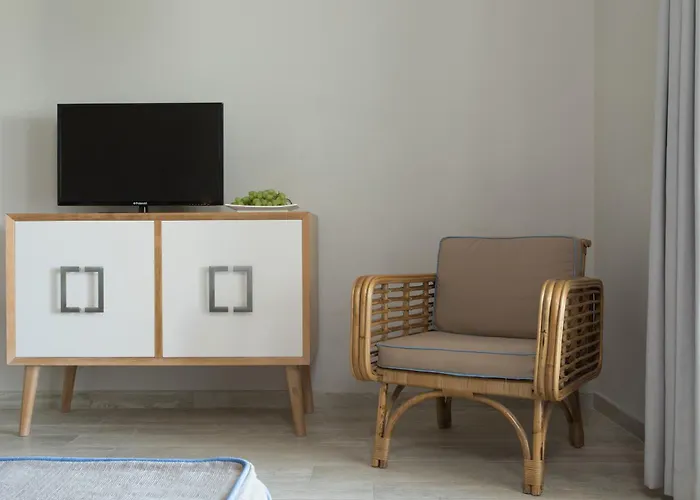 Les Sables Noirs & Hotel Vulcano (Isola)